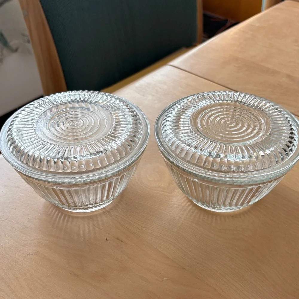 Vintage Set of Two Anchor Hocking Glass Refrigerator Storage Dishes With Lid.